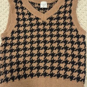 Abercrombie Kids Black and Brown Houndstooth Sweater Vest